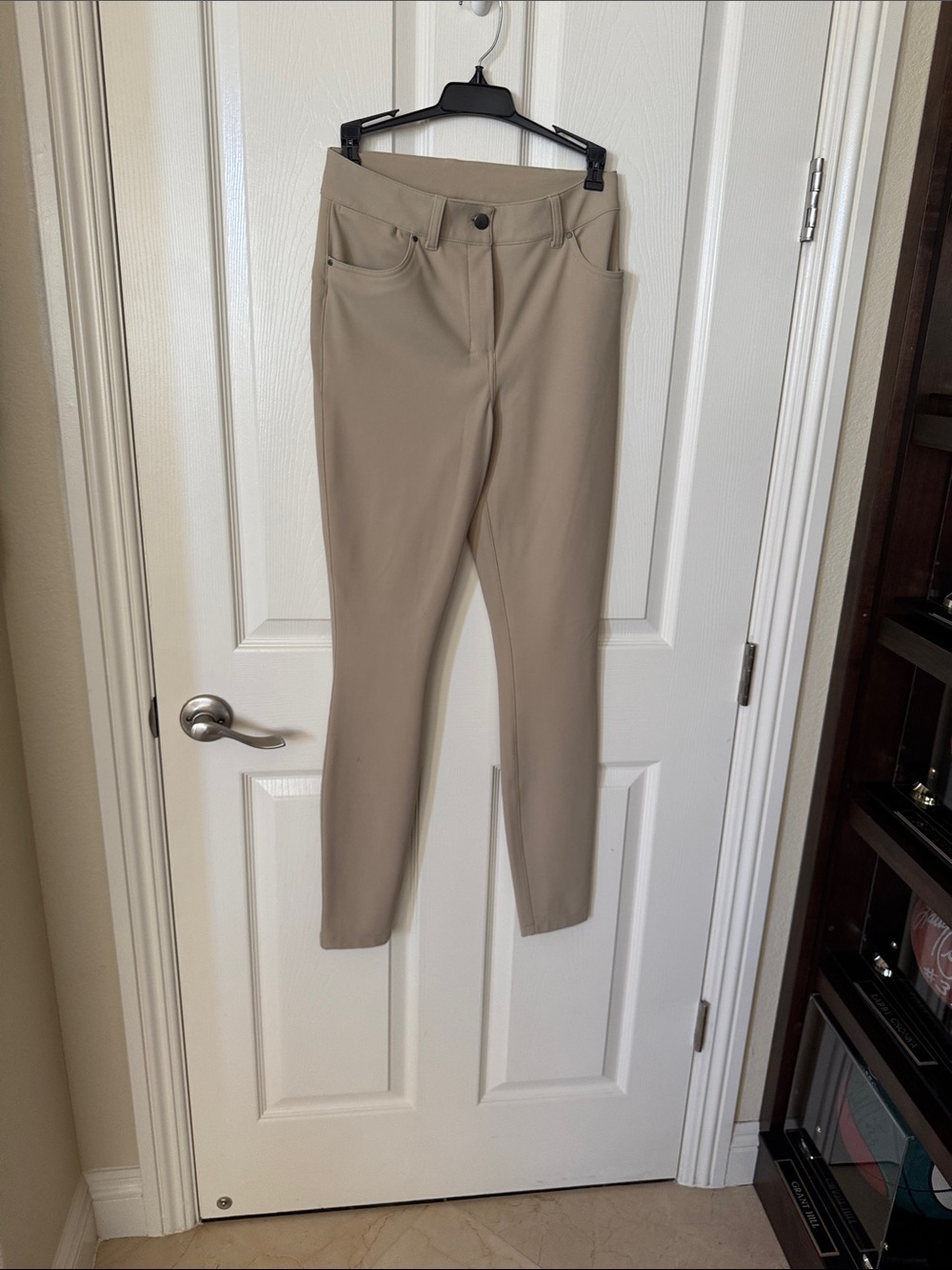 Lululemon size 6 Women's Slim Stretch Jeans - Beige